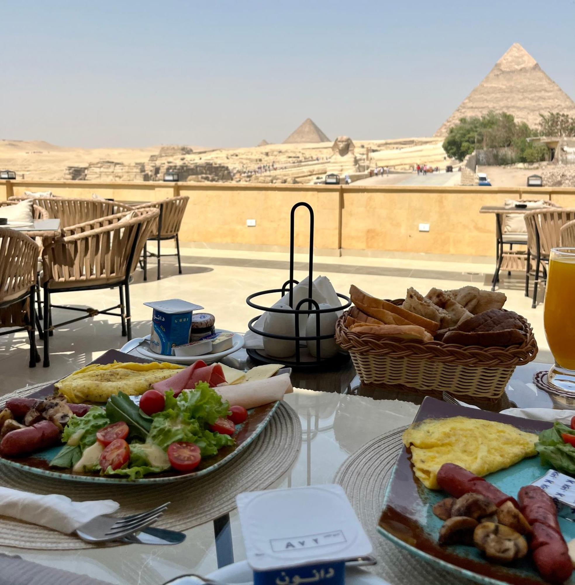 The Gate Hotel Front Pyramids & Sphinx View Kafret el-Gabal Exteriér fotografie